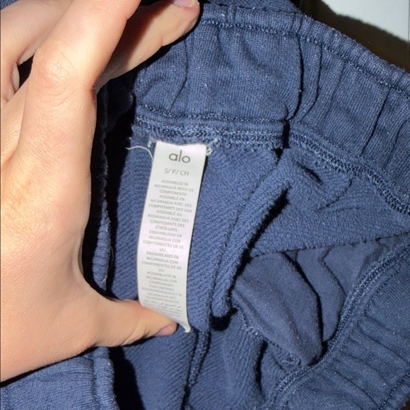 Alo Navy sweatpants - Picture 2 of 2